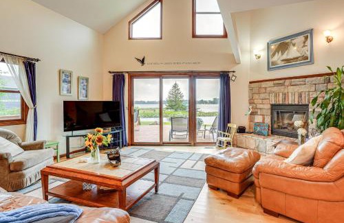 Coldwater House | Garage Game Room, Bar Coldwater Lake House!