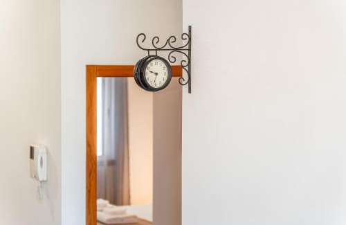 Canico Apartment | Garajau Escape Modern T2 with Balcony and Parking