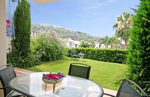 Benahavis Apartment | Garden apt in La Torre, Los Arqueros Golf Club
