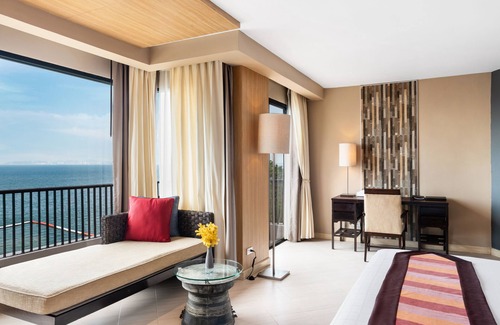 North Pattaya Resort | Garden Cliff Resort and Spa