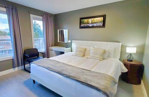 Chilliwack House | Garden House King bed Near Heritage Park, Coliseum , HWY 1, Fishing, Cultus Lake