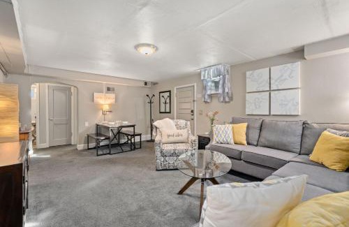 Old Town West Apartment | Garden Level Apt Mtn Ave - 8 min walk to Old Town!