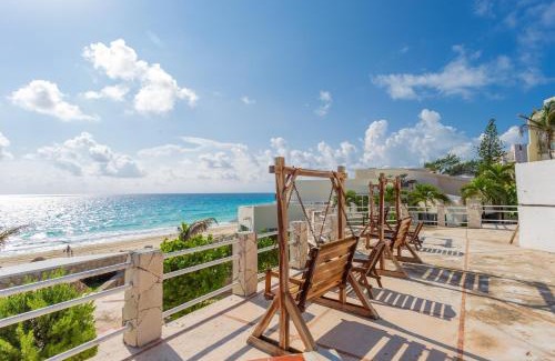 Zona Hotelera Apartment | Garden level with partial ocean view hotel zone