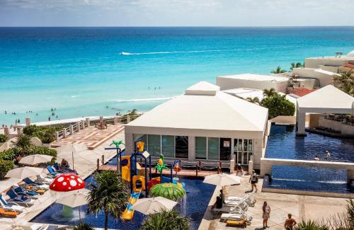 Zona Hotelera Apartment | Garden level with partial ocean view hotel zone