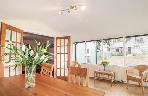 Marybank House | Garden Lodge