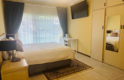 Vanderbijlpark House | Garden Nest Guest House