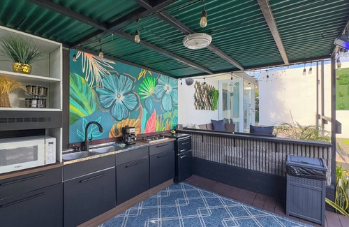 Factor Apartment | Garden Relaxing Room W/Private Pool & Jacuzzi