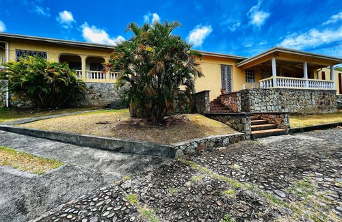 Lance aux Epines House | Garden View 3-Bedroom House in Luxurious Neighborhood