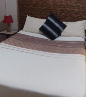 Greater Johannesburg Metropolitan Area House | Garden View Guesthouse Fleurhof