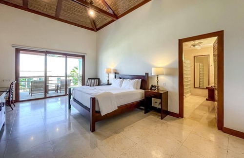 Pristine Bay Hotel | Garden View Standard Room at Las Verandas (2)