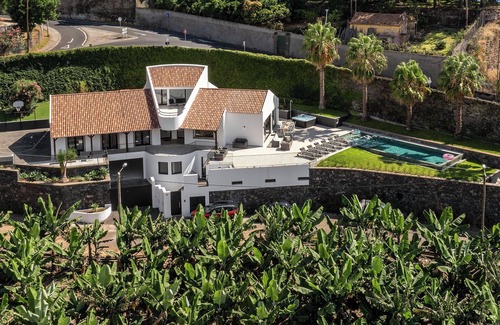 Sao Martinho Villa | Garden Villa – Luxury Retreat with Pool & Views