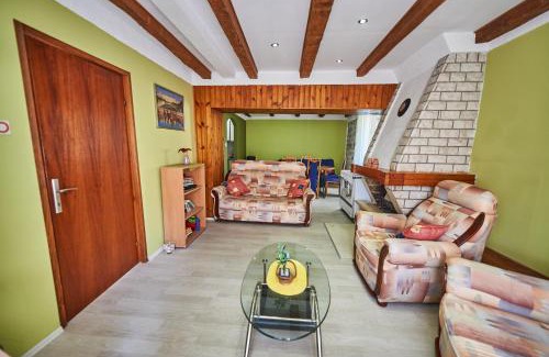Prcanj House | Garden Vista Stone House