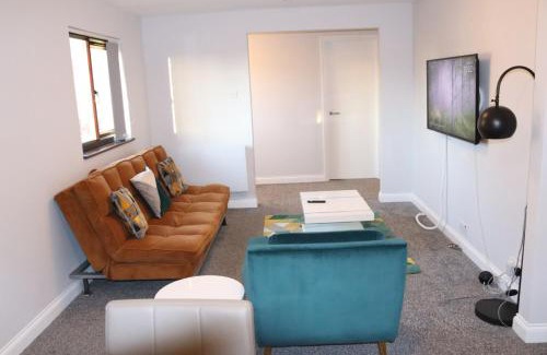 Dartford Apartment | Garland Modern Apartment with Private Garden & Parking Dartford 5