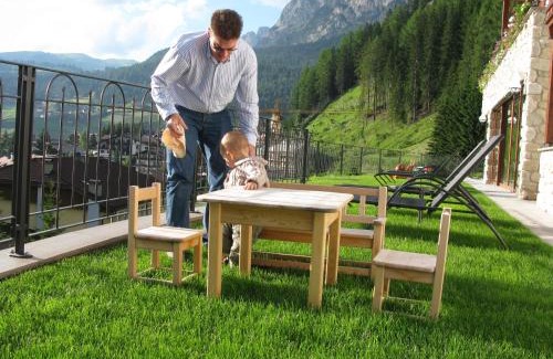 Selva di Val Gardena Hotel | Garni La Tambra