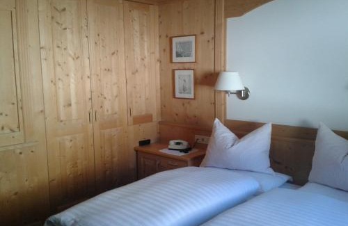 Corvara in Badia Hotel | Garni Raetia