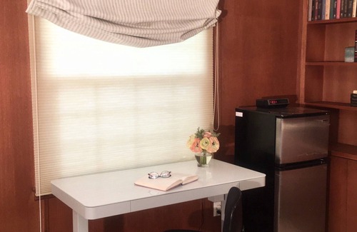 West Park Community Apartment | Garnsey Suite near downtown