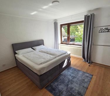 Dachau District Apartment | Garten EG Wohnung mit 3 Schlafzimmern 95qm