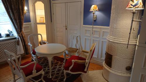 Askersund Bed & Breakfast | Garvaregården Hotel , B&B och Café