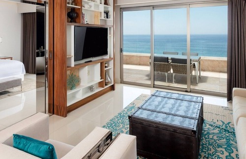 El Tezal Resort | Garza Blanca Resort Luxury King Bed 1BR Suite+ Beach Access Pools Sleeps 4