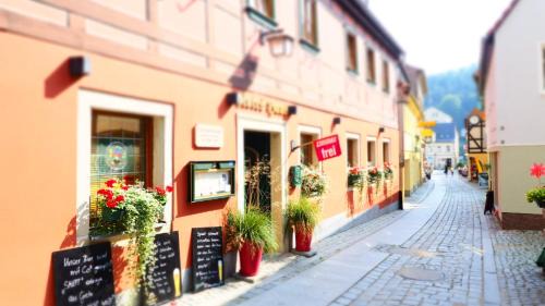 Bad Schandau Hotel | Gasthaus& Pension Zum Roten Haus
