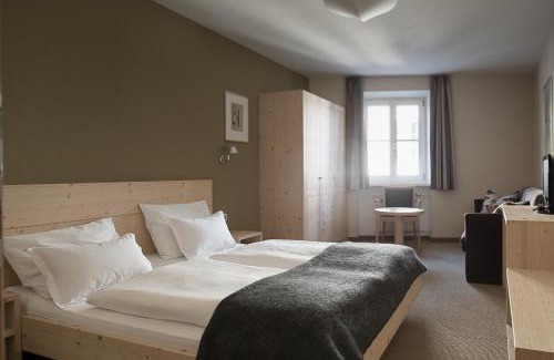 San Lorenzo di Sebato Hotel | Gasthof Traube