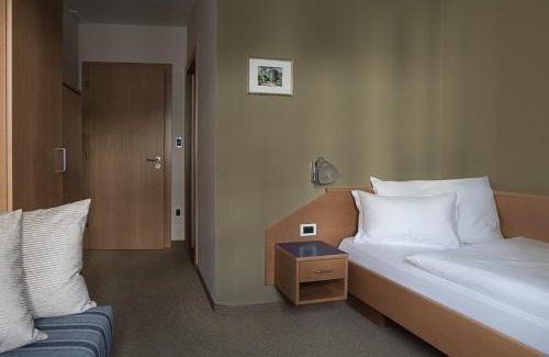 San Lorenzo di Sebato Hotel | Gasthof Traube