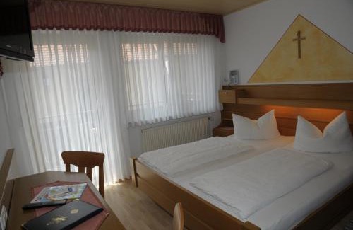 Mitteleschenbach Hotel | Gasthof Zur Krone