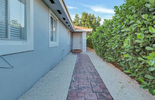 Buena Vista House | Gated 3Bd 2Bth Design Dist. BBQ 10-min to Beach 415