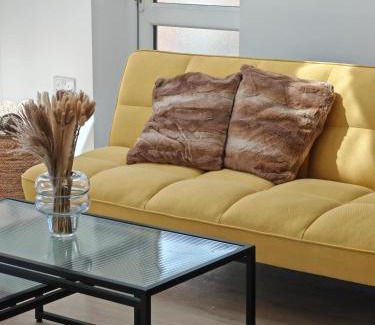 Patchway House | Gated 4 Guests House Free Parking