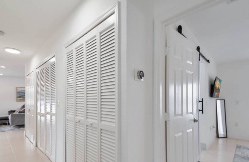 Buena Vista House | Gated 6Bd 4Bth Design Dist. 10-min to Beach
