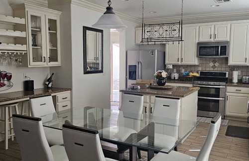 North Las Vegas House | Gated community 15 mins to the Las Vegas strip close to golf courses
