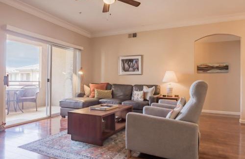 Camelback East House | Gated Condo Heated Pool Putt Green Near Papago