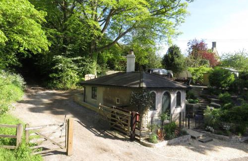 Dyrham House | Gatekeepers Lodge, Dyrham Park - Private & Self Contained, deluxe accommodation, 15 mins from Bath