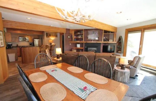Crested Butte Condo | “Gateway” - incredible ski in/out condo in Mount Crested Butte!