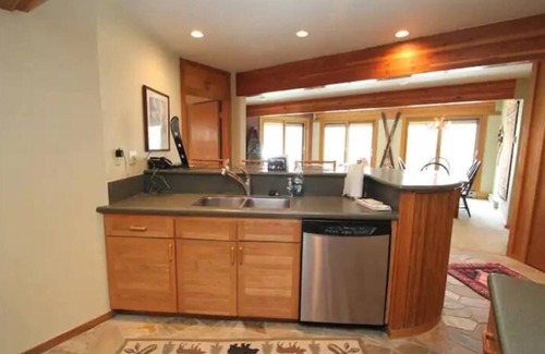 Crested Butte Condo | “Gateway” - incredible ski in/out condo in Mount Crested Butte!