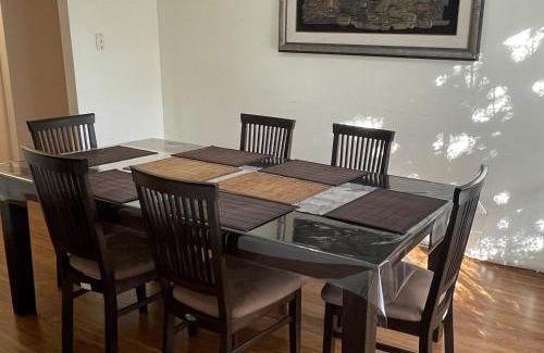 Chadstone Apartment | Gateway to Chadstone - 3BR Townhouse