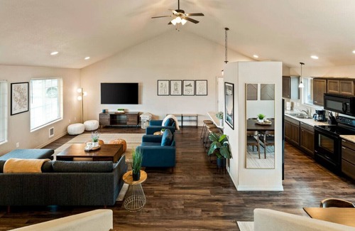 Columbia Falls House | Gateway to Glacier! Large Quiet Home! Sleeps 12!