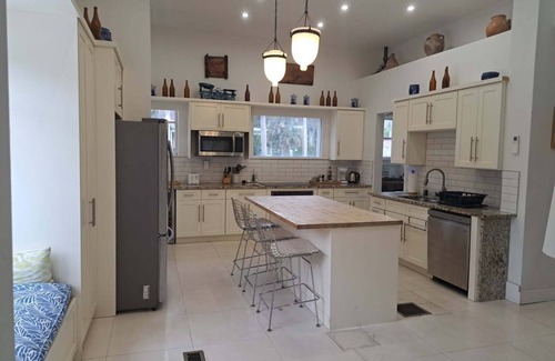 Fort Myers House | Gather friends and family in this historical home.