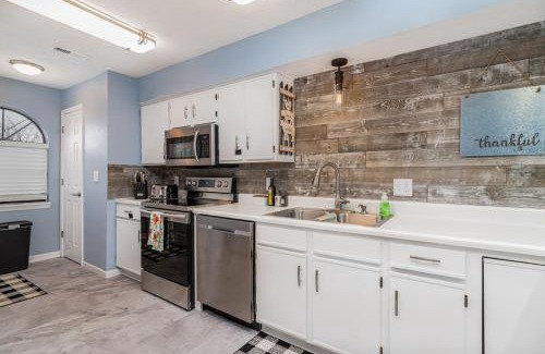 Branson House | Gathering Place at the Foothills Near Parks