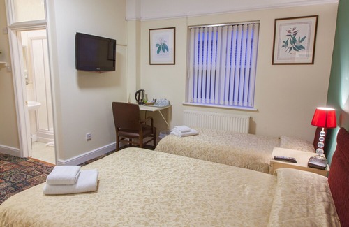 Horley Bed & Breakfast | Gatwick Turret Guest House