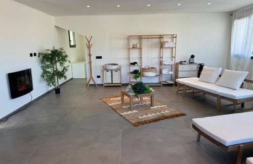 Santa Margherita di Belice Apartment | GC Luxury Apartments & Spa 'Suite' with Private Terrace, Wi-Fi and Air Conditioning