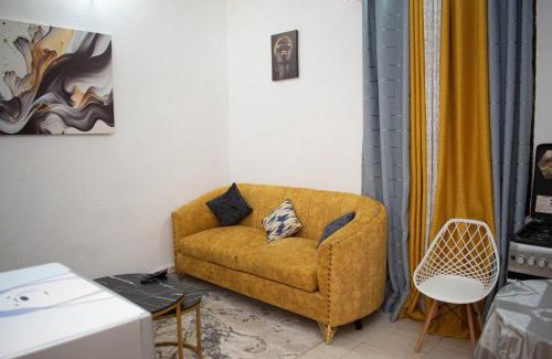 Manyimbo Apartment | Gee's Hidden Gem Apartment in Mombasa CBD - Parking