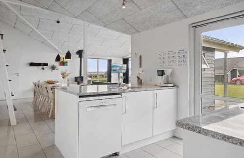 Kelstrup House | "Geeske" - 150m from the sea by Interhome