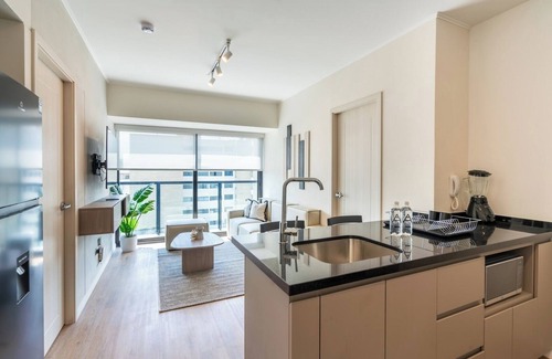 Country Club Apartment | geko | Niza 2BR Apt. in San Isidro w/balcony