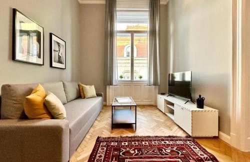 Szentimrevaros Apartment | Gellert Danube Panorama Apartment