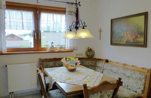 Saulgrub Apartment | Gemütliche Alpenwohnung in Altenau