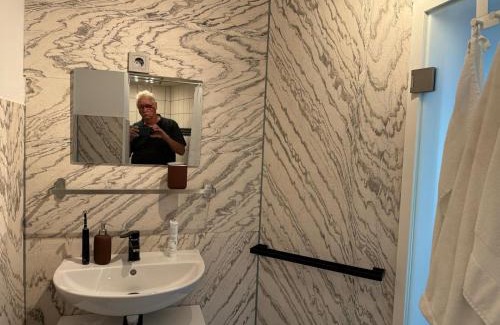 Brohl-Lutzing Apartment | Gemütliche FeWo im 1OG im Haus zur Vulkaneifel Brohl