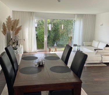 Taunusstein Villa | Gemütliche Villa am Waldrand in Taunusstein