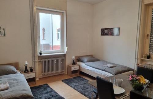 Offenbach am Main Apartment | Gemütliches 3 Zimmer Apartment mit Küche und Garten