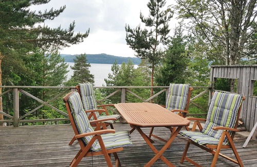 Odskolt House | Gemütliches Schwedenhaus am See, 6 Pers., 2 Schlafzi., Kamin, Natur